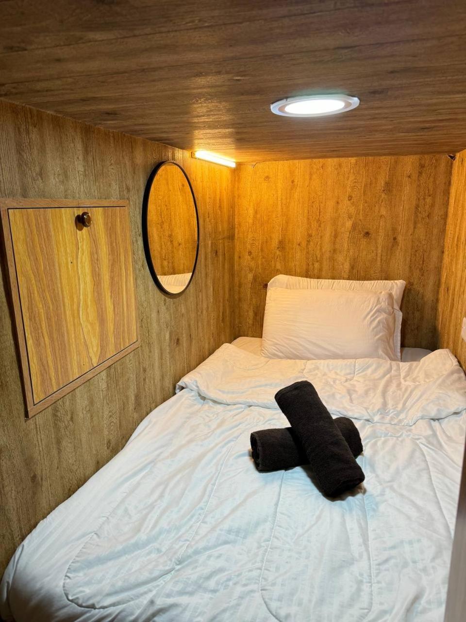Capsulehotel Capsule In Business Bay Near Downtown *