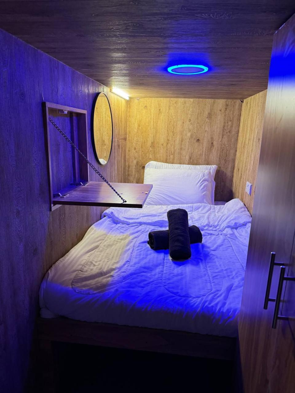 Capsulehotel Capsule In Business Bay Near Downtown *
