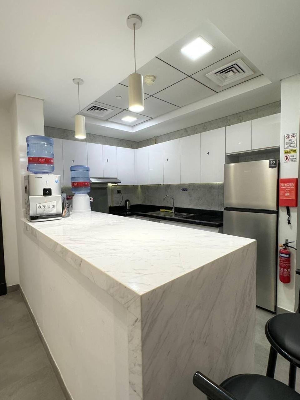 Capsule In Business Bay Near Downtown Capsulehotel *
