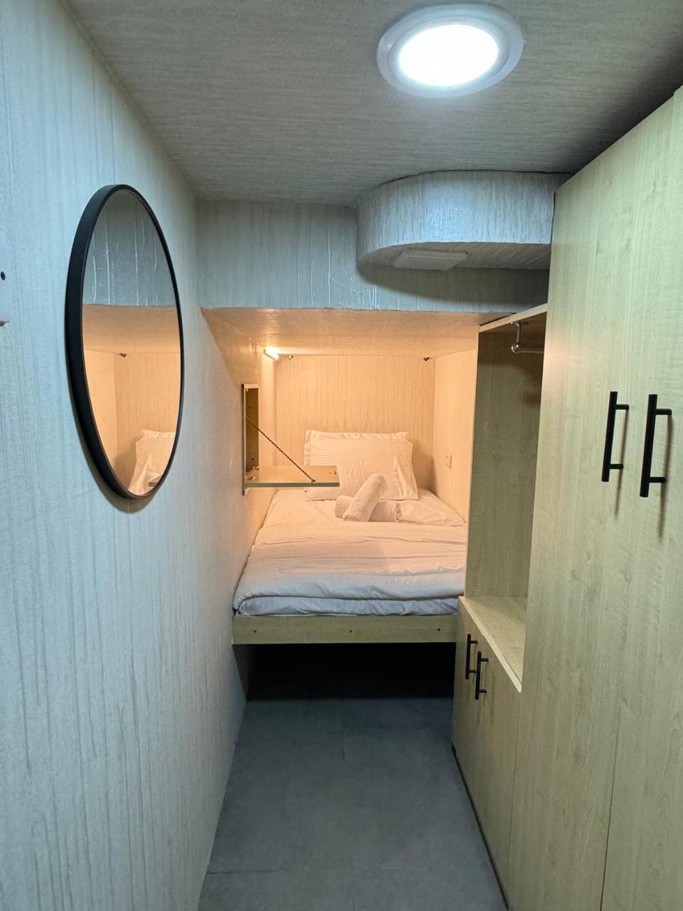 Capsulehotel Capsule In Business Bay Near Downtown *