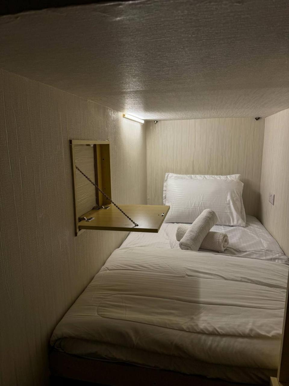 Capsulehotel Capsule In Business Bay Near Downtown Dubai
